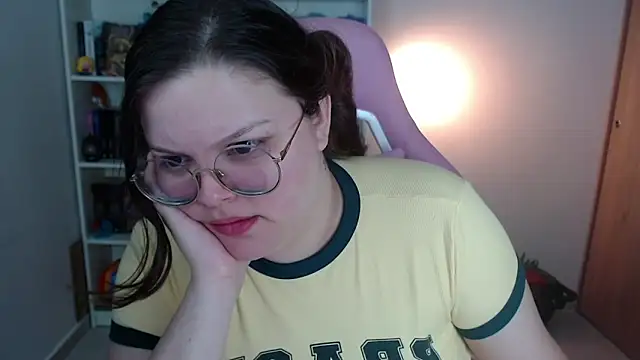 Snapshot of Gabiwaifu chatting on May 2026 10:26:01 PM Gabiwaifu online show from May 2026 10:26:01 PM