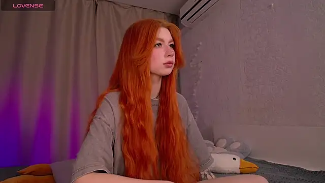 Snapshot of Evaa_Moonn_ chatting on March 2025 02:43:02 AM Evaa Moonn online show from March 2025 02:43:02 AM