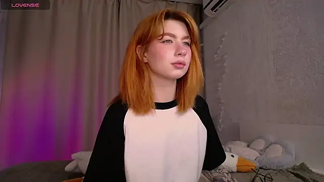 Snapshot of Evaa_Moonn_ chatting on September 2025 11:04:02 PM Evaa Moonn online show from September 2025 11:04:02 PM