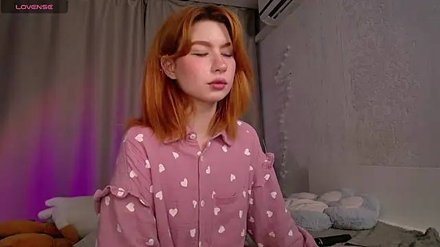 Snapshot of Evaa_Moonn_ chatting on September 2025 11:26:02 PM Evaa Moonn online show from September 2025 11:26:02 PM