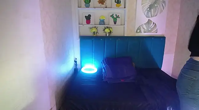 AnnaliOlsenX online show from February 2025 02:10:01 PM