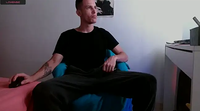 Snapshot of deividcloud36 chatting on February 2025 01:41:02 AM deividcloud36 online show from February 2025 01:41:02 AM