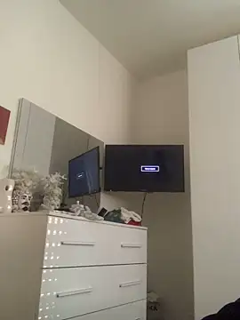 Snapshot of LaMaterialista chatting on March 2026 03:59:01 PM LaMaterialista online show from March 2026 03:59:01 PM