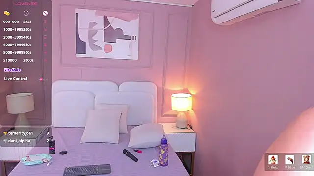 Snapshot of Danee_19_ chatting on January 2026 12:44:02 PM Danee 19 online show from January 2026 12:44:02 PM