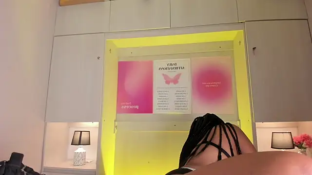 tamaraa smiith online show from March 2026 07:42:01 PM