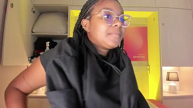 tamaraa smiith online show from March 2026 12:11:02 PM