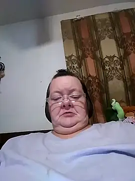 Snapshot of Bayou_Woman68 chatting on April 2026 12:32:01 PM Bayou Woman68 online show from April 2026 12:32:01 PM