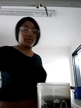 Adelehottman online show from November 2025 12:17:01 PM