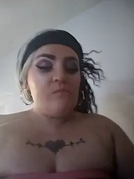 Snapshot of TiahhMarie chatting on January 2026 04:49:02 AM TiahhMarie online show from January 2026 04:49:02 AM