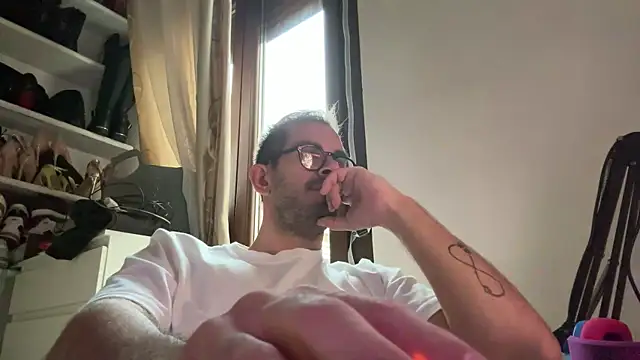 Snapshot of vogliososexboy1993 chatting on November 2025 03:45:02 PM vogliososexboy1993 online show from November 2025 03:45:02 PM