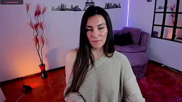 Snapshot of Elizabeth_taylor_b chatting on December 2024 04:47:02 PM Elizabeth taylor b online show from December 2024 04:47:02 PM