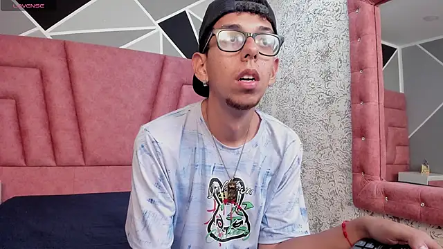 Derek and Skarlet online show from February 2025 06:45:01 PM