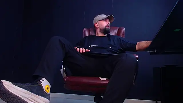 JackEthann online show from October 2025 04:57:01 AM