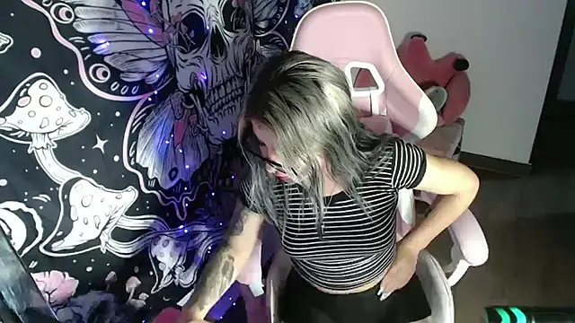 Snapshot of GamerCarrie chatting on February 2025 08:25:02 AM GamerCarrie online show from February 2025 08:25:02 AM