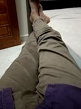 Snapshot of You_are__mine_ chatting on December 2024 11:01:01 AM You are mine online show from December 2024 11:01:01 AM