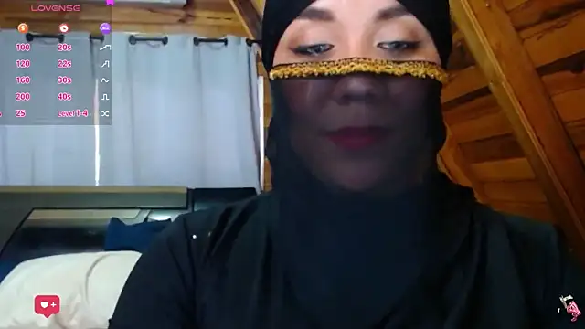 AmbarBurhan online show from November 2025 06:30:01 PM