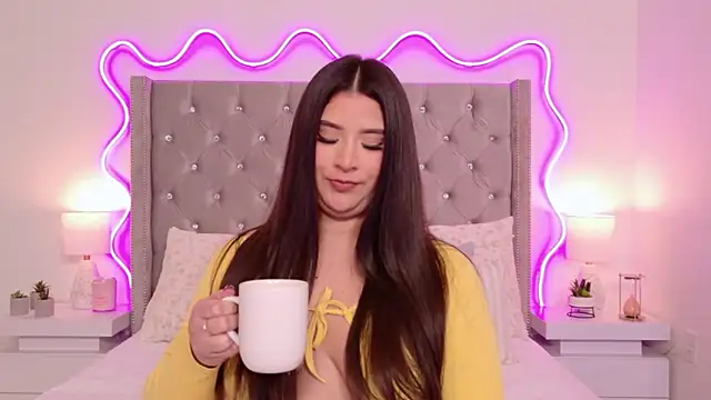 JuliaSUMMERS2022 online show from November 2025 02:00:01 AM