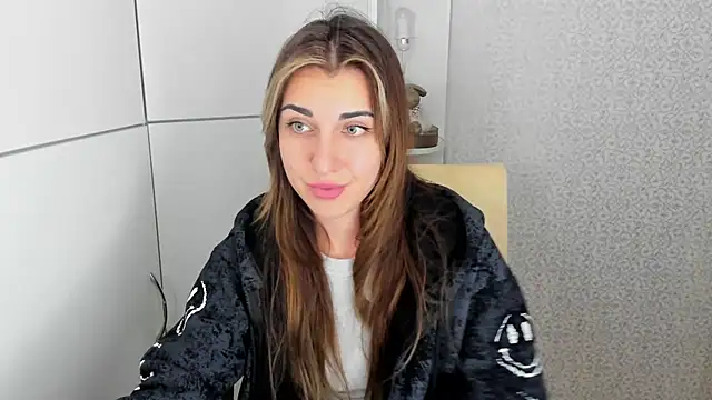 Summmmersky online show from January 2025 02:46:01 PM