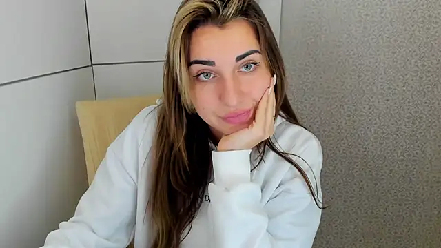 Summmmersky online show from January 2025 11:33:01 AM