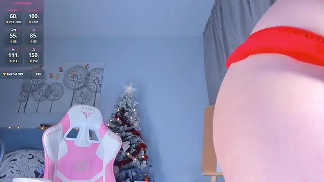 Snapshot of JennyWoody chatting on December 2024 02:32:01 PM JennyWoody online show from December 2024 02:32:01 PM