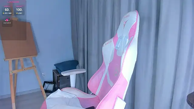 Snapshot of JennyWoody chatting on January 2025 03:49:01 PM JennyWoody online show from January 2025 03:49:01 PM