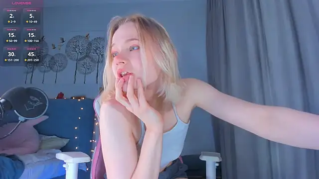 Snapshot of JennyWoody chatting on March 2025 04:02:02 PM JennyWoody online show from March 2025 04:02:02 PM