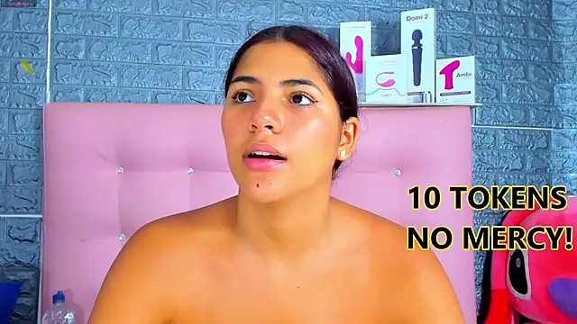 AriannaLewiis online show from January 2025 07:43:01 PM