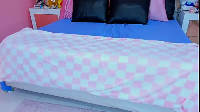 Snapshot of AnngelaSkye chatting on February 2025 04:36:01 AM AnngelaSkye online show from February 2025 04:36:01 AM