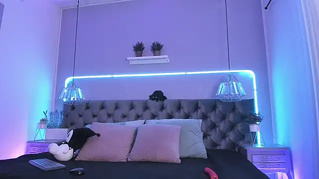 Snapshot of Naomii_Soto chatting on December 2024 04:17:01 PM Naomii Soto online show from December 2024 04:17:01 PM