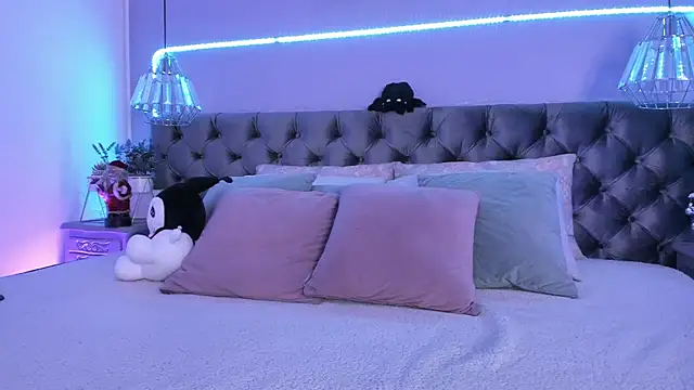 Snapshot of Naomii_Soto chatting on December 2024 03:46:01 PM Naomii Soto online show from December 2024 03:46:01 PM