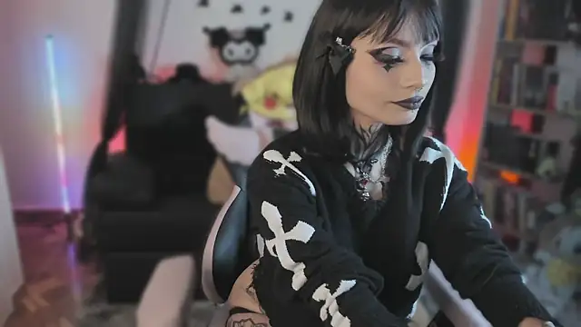 Naomii Soto online show from April 2026 04:55:01 PM