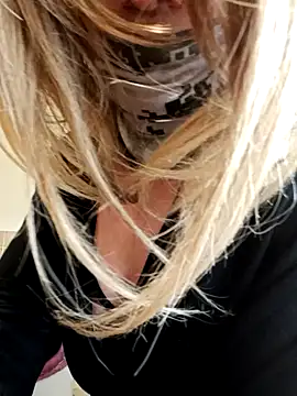 Snapshot of -DeMax chatting on March 2026 04:39:01 AM -DeMax online show from March 2026 04:39:01 AM