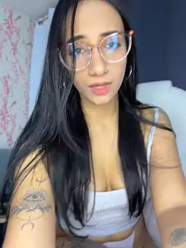 UrNewFantasy online show from July 2026 05:53:02 PM