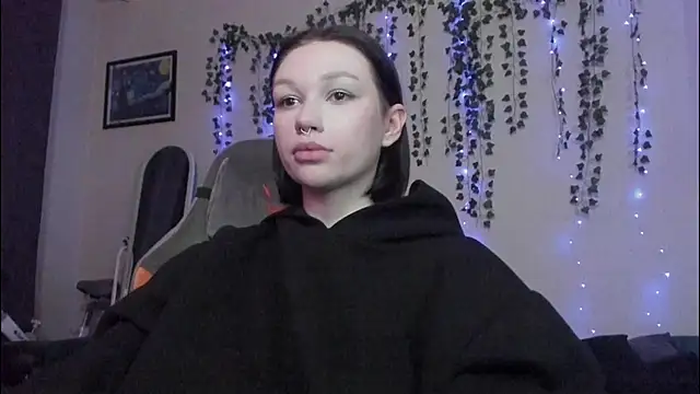 Emmy m00n online show from December 2024 09:44:01 AM