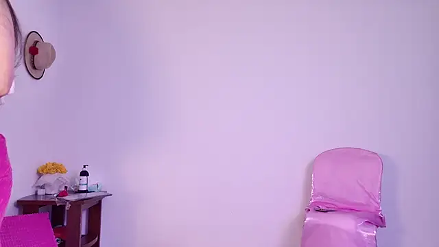 Snapshot of pink_flower_ chatting on September 2025 10:45:01 PM pink flower online show from September 2025 10:45:01 PM