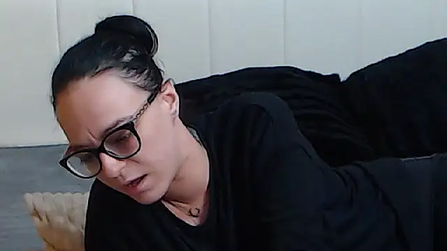 Snapshot of IzabelllNoir chatting on March 2025 09:33:02 AM IzabelllNoir online show from March 2025 09:33:02 AM