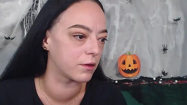 Snapshot of IzabelllNoir chatting on October 2025 09:02:01 AM IzabelllNoir online show from October 2025 09:02:01 AM