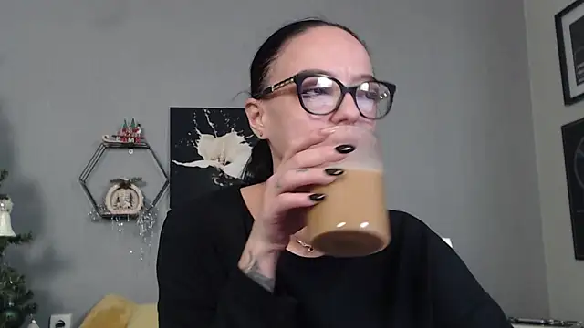 IzabelllNoir online show from December 2025 06:42:02 AM