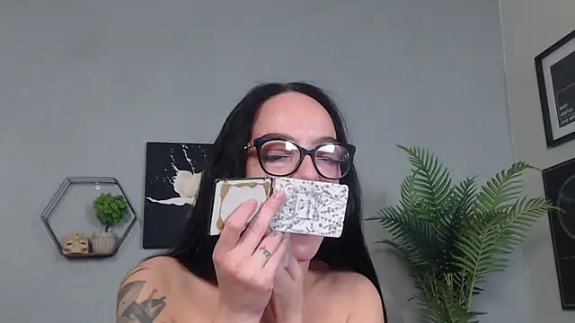 IzabelllNoir online show from April 2026 05:47:02 AM