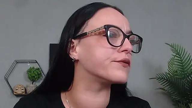 IzabelllNoir online show from May 2026 09:04:01 AM