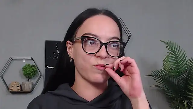 IzabelllNoir online show from May 2026 07:58:01 AM