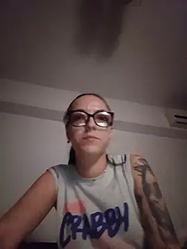 IzabelllNoir online show from May 2026 07:22:01 PM
