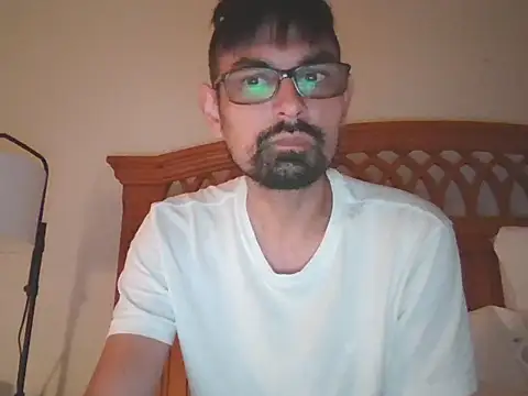 spence204011 online show from October 2025 09:33:01 PM