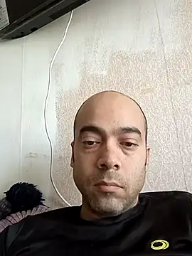 Snapshot of Entretener chatting on October 2025 06:25:02 PM Entretener online show from October 2025 06:25:02 PM