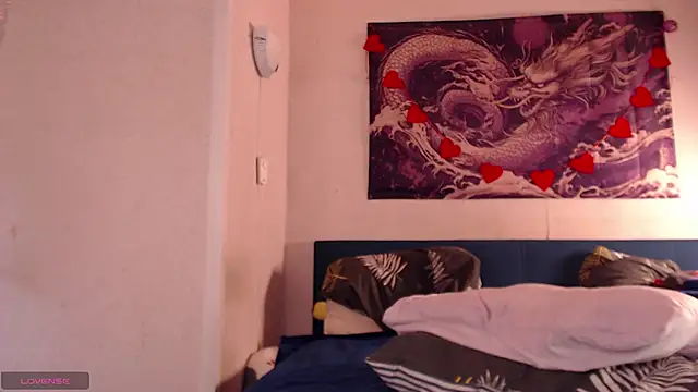 Snapshot of VanessaLincum chatting on May 2026 07:47:01 AM VanessaLincum online show from May 2026 07:47:01 AM