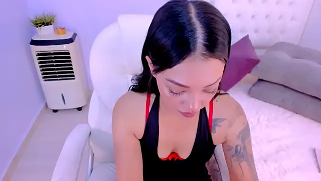 Sara LipsX online show from February 2025 08:42:01 PM