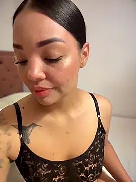 Sara LipsX online show from May 2026 02:41:01 AM