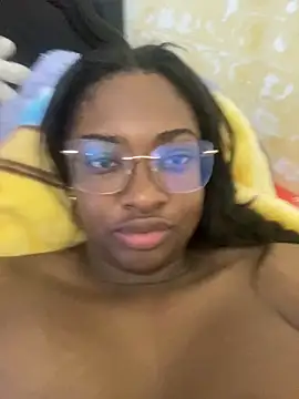 Snapshot of _MARRTINNA_ chatting on December 2024 06:44:01 AM MARRTINNA online show from December 2024 06:44:01 AM