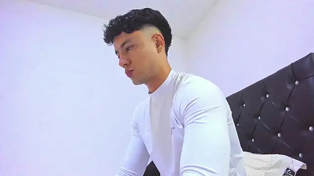 Sebastian-Dash online show from February 2025 12:48:01 AM