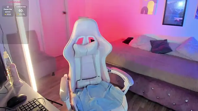 Aliciia cute1 online show from October 2025 10:12:02 PM